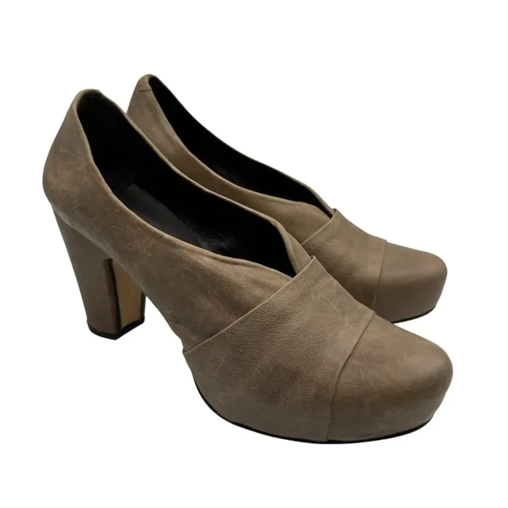 Audley London Retro Pin Up Pumps Almond Toe 39 Heels Tan Grey Neutral Closed Toe